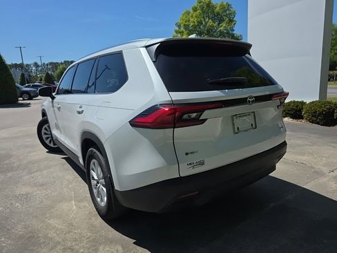 Used 2024 Toyota Grand Highlander XLE image 5