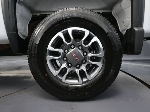 Used 2025 GMC Sierra 3500 SLE w/ SLE Convenience Package AWD/4WD image 16