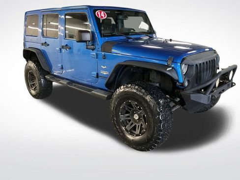 Used 2014 Jeep Wrangler Unlimited Sahara w/ Dual Top Group image 8
