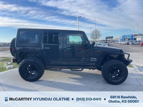 Used 2017 Jeep Wrangler Unlimited Sport w/ Quick Order Package 24S AWD/4WD image 15