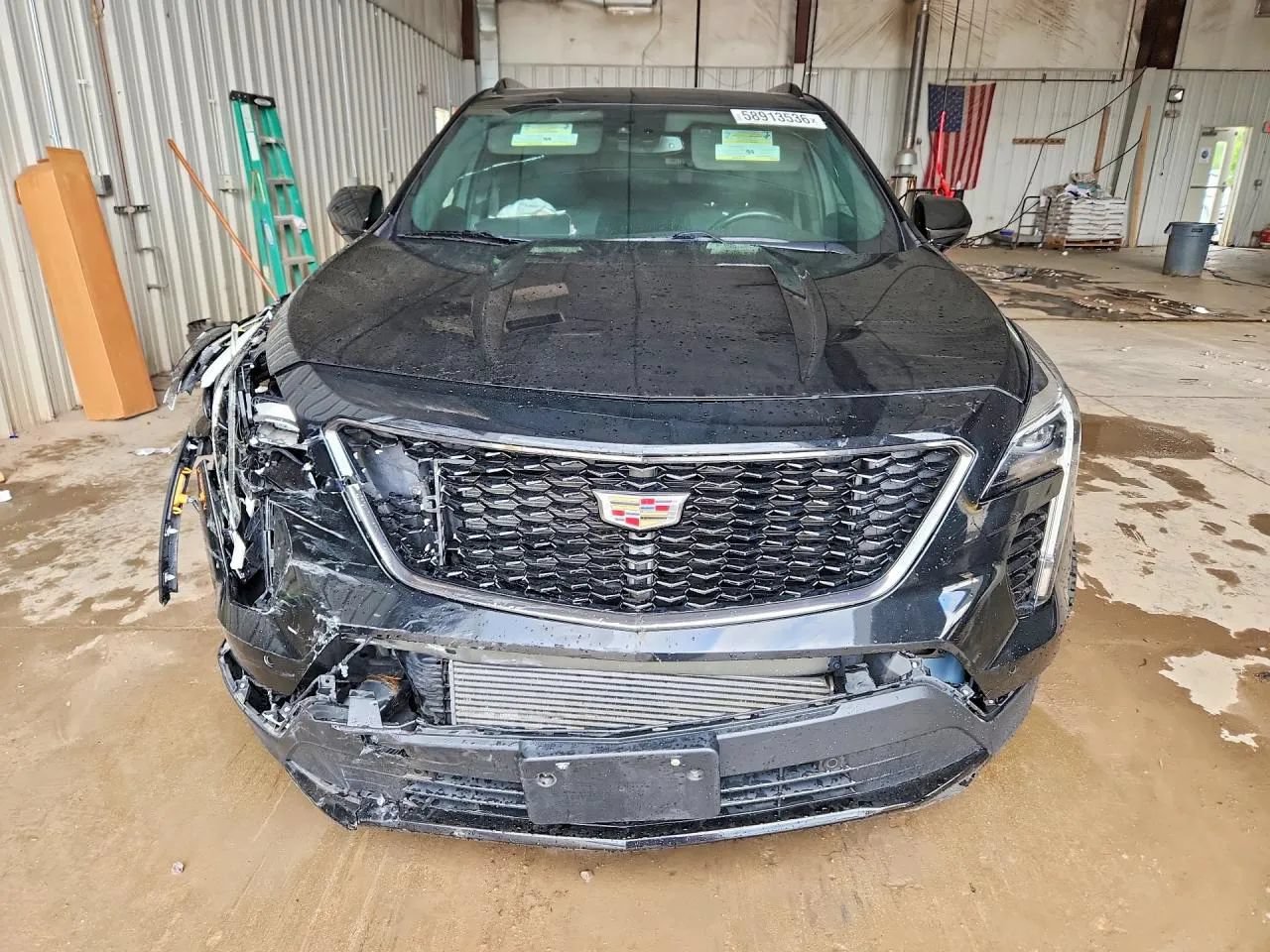 Used 2020 Cadillac XT4 Sport w/ LPO, Midnight Sport Package FWD image 5