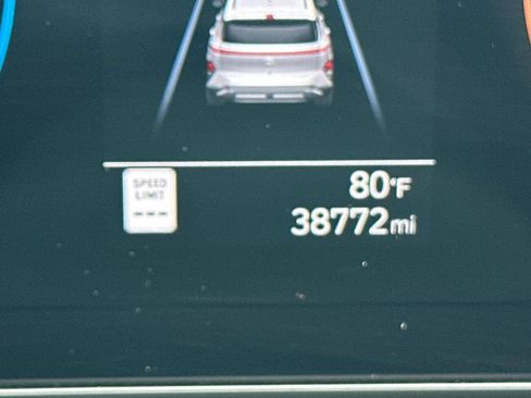 Used 2025 Hyundai Kona SEL FWD image 4