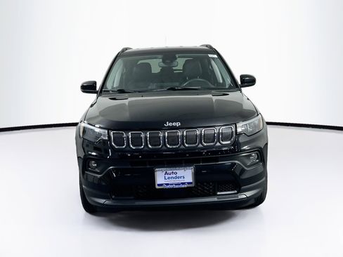 Used 2022 Jeep Compass Latitude image 2