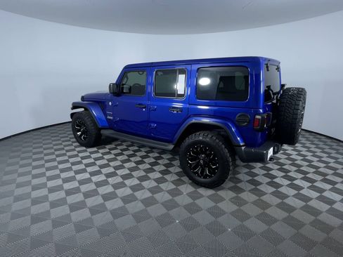 Used 2018 Jeep Wrangler Unlimited Sahara image 7