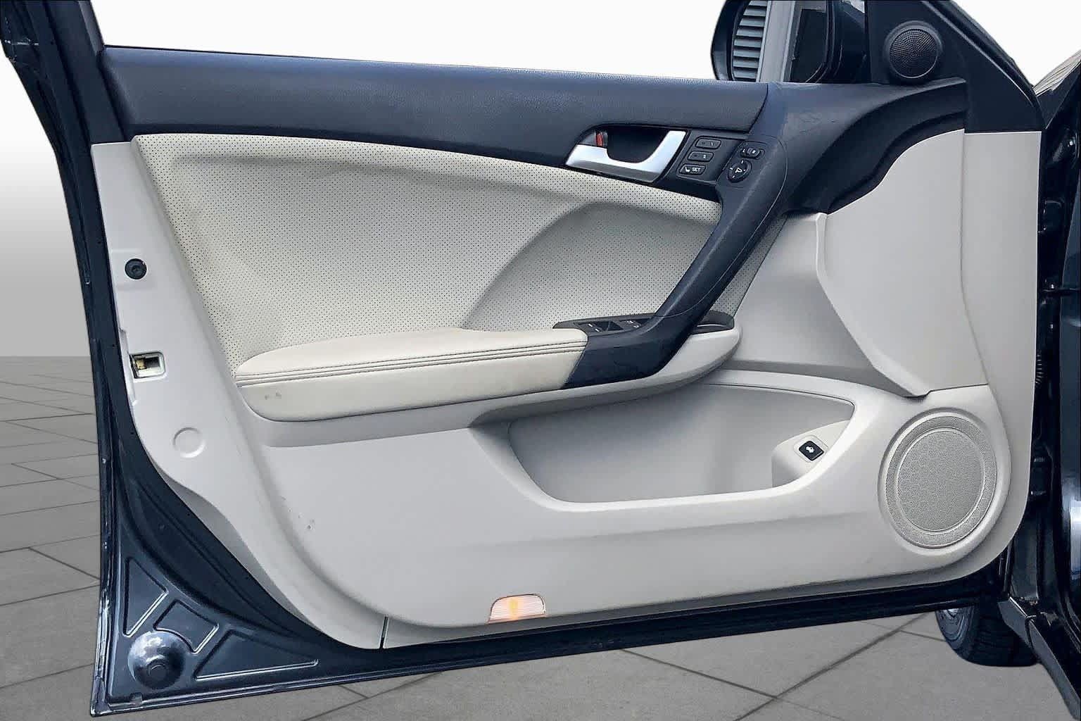 Used 2011 Acura TSX V6 Sedan FWD image 21