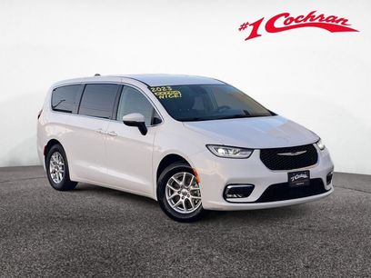 Used 2023 Chrysler Pacifica Touring-L
