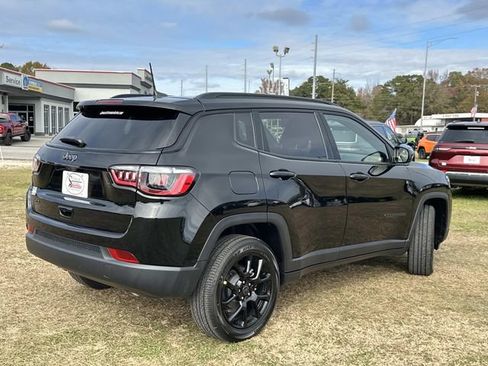 New 2026 Jeep Compass Latitude AWD/4WD image 12