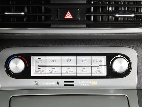 Certified 2023 Hyundai Kona SE image 20