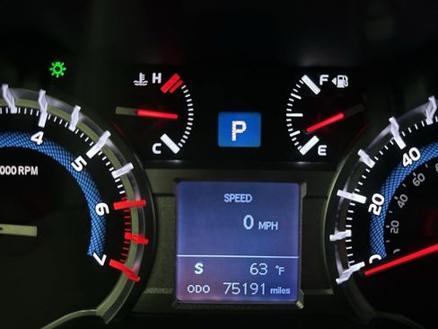 Used 2019 Toyota 4Runner TRD Off-Road AWD/4WD image 27