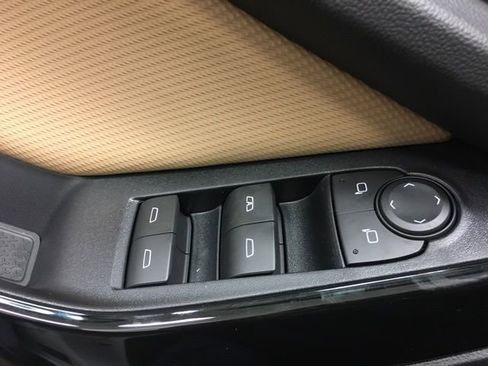 New 2026 Chevrolet Equinox ACTIV w/ Convenience Package III image 37