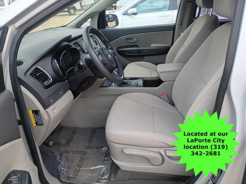 Used 2016 Kia Sedona L image 17