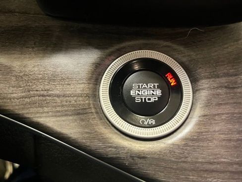 Used 2022 Jeep Grand Cherokee Overland image 18