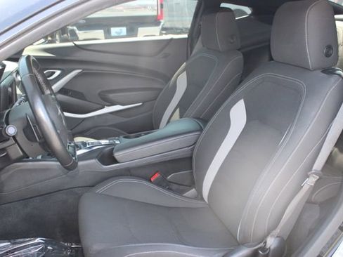 Used 2022 Chevrolet Camaro LT RWD image 7