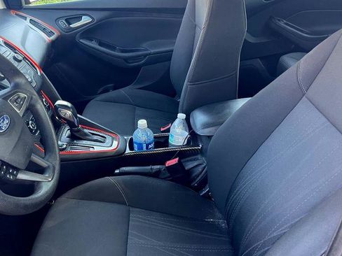 Used 2015 Ford Focus SE image 15