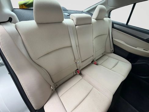 Used 2015 Subaru Legacy 2.5i Premium AWD/4WD image 18