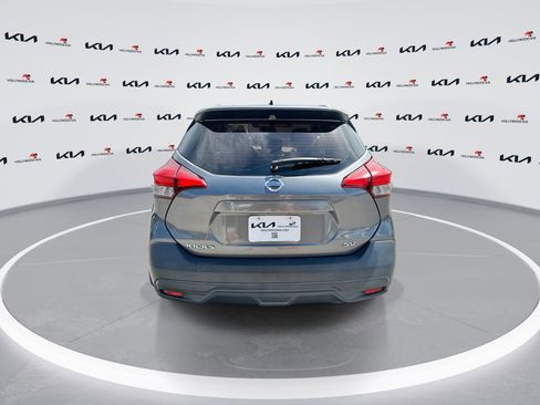 Used 2019 Nissan Kicks SV FWD image 7