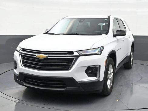 Used 2023 Chevrolet Traverse LS FWD image 8