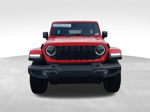 Used 2024 Jeep Wrangler Unlimited Sahara w/ Technology Group AWD/4WD image 3