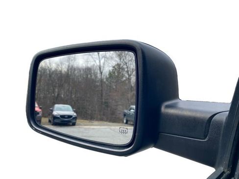 Used 2017 RAM 1500 Express image 25