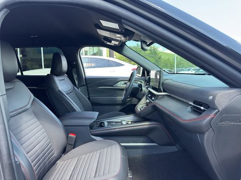Used 2025 Ford Explorer ST-Line w/ Premium Package AWD/4WD image 18