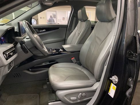 Certified 2022 Lincoln Nautilus Reserve w/ Cargo Utility Package image 15