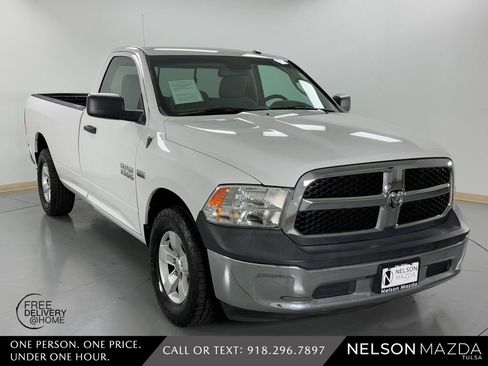Used 2015 RAM 1500 ST RWD image 4