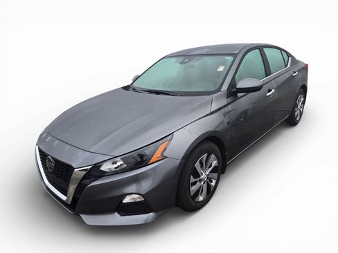 Used 2022 Nissan Altima 2.5 S image 1