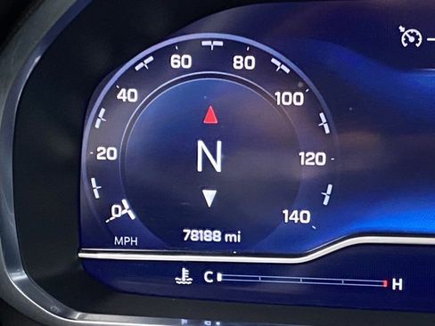 Used 2022 Chevrolet Suburban RST w/ Luxury Package image 15