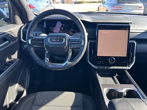 Used 2025 GMC Acadia Elevation image 10