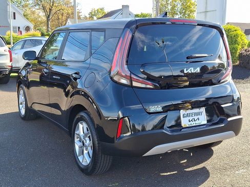 Certified 2023 Kia Soul S image 4