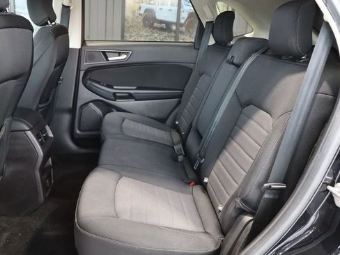 Used 2017 Ford Edge SE image 11