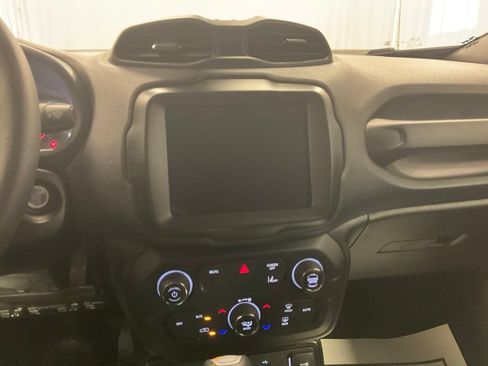 Used 2023 Jeep Renegade Trailhawk w/ Trailhawk Elite Group AWD/4WD image 18