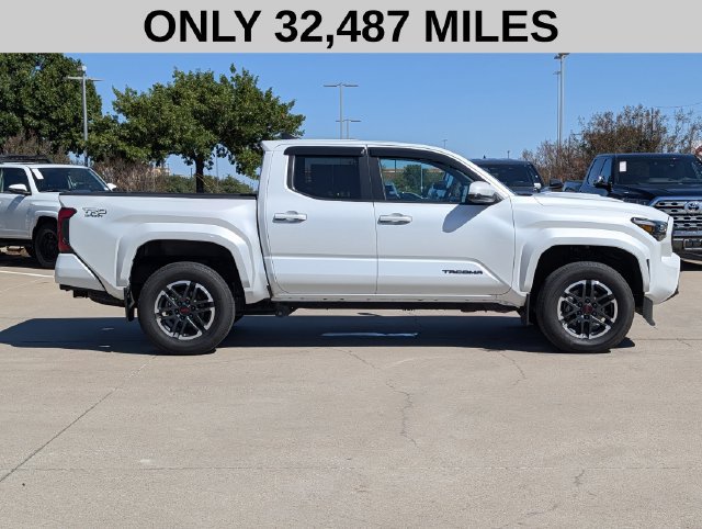 Used 2024 Toyota Tacoma TRD Sport w/ TRD Sport Upgrade Package AWD/4WD image 4