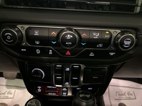 Used 2024 Jeep Wrangler Unlimited Rubicon image 20