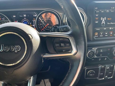 Used 2018 Jeep Wrangler Unlimited Sahara AWD/4WD image 20