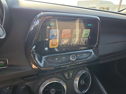 Used 2018 Chevrolet Camaro SS RWD image 15