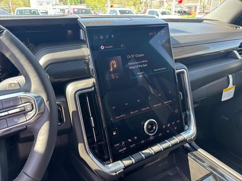 New 2026 GMC Yukon XL Elevation w/ Elevation Premium Package image 17