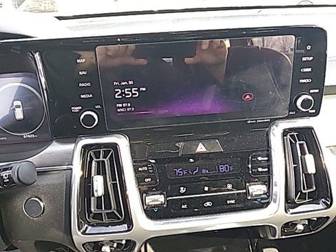 Used 2023 Kia Sorento SX image 8