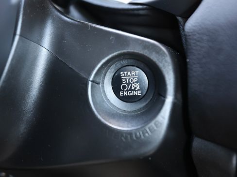 Used 2022 Jeep Renegade Altitude image 31