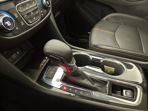 Used 2023 Chevrolet Equinox Premier image 25