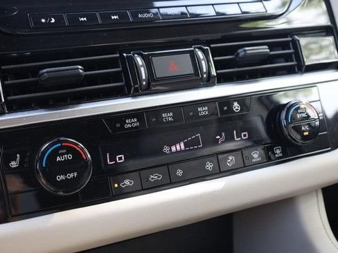 Certified 2025 Nissan Pathfinder SL AWD/4WD image 16