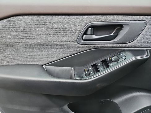 Certified 2023 Nissan Rogue S image 12