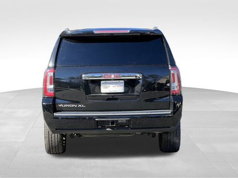Used 2020 GMC Yukon XL Denali w/ Denali Premium Package image 4