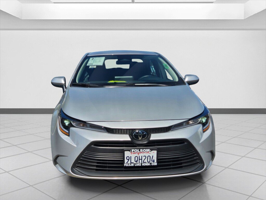 Used 2024 Toyota Corolla LE FWD image 2