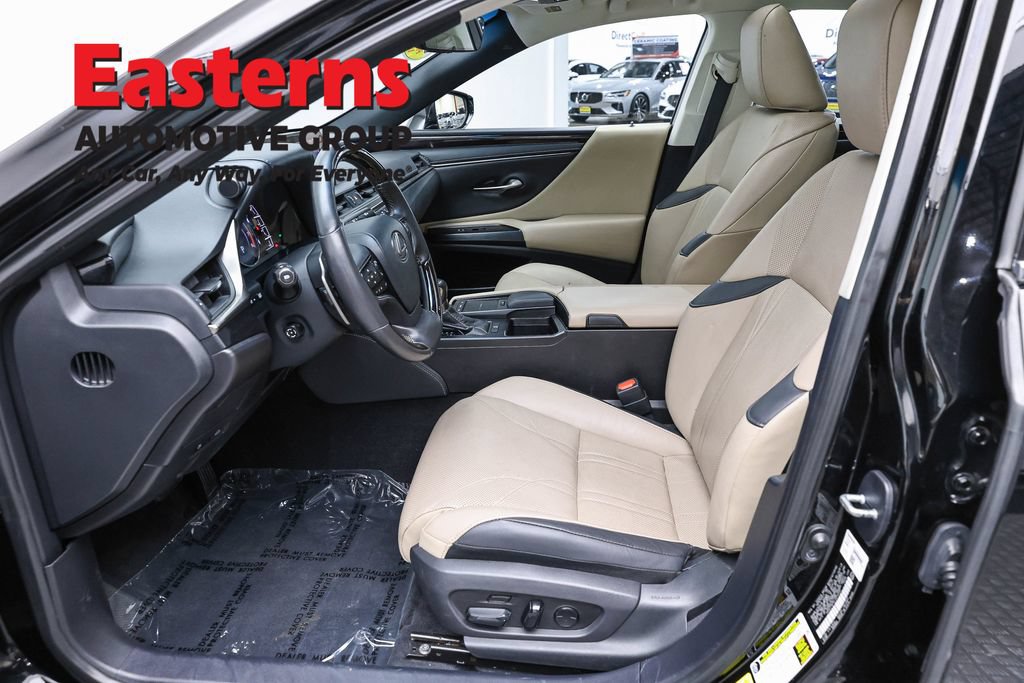 Used 2020 Lexus ES 350 w/ Accessory Package FWD image 16