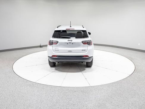 Used 2023 Jeep Compass Latitude image 29