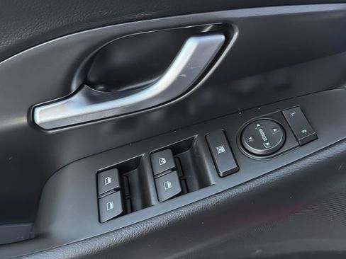 Used 2018 Hyundai Elantra GT Sport w/ Sport Tech Package 04 image 27