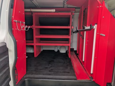Used 2019 Chevrolet Express 2500 w/ Driver Convenience Package RWD image 30
