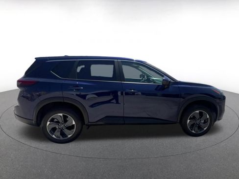 Used 2025 Nissan Rogue SV AWD/4WD image 16