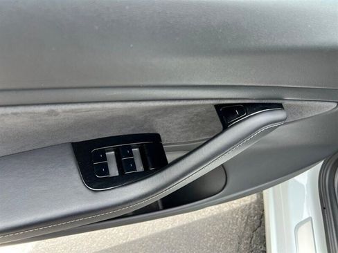 Used 2018 Tesla Model 3 Mid Range RWD image 25